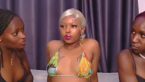 Snapshot of _roxxana chatting on February 17, 4:46 pm Roxxana online show from February 17, 4:46 pm