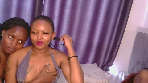 Snapshot of _roxxana chatting on February 23, 8:01 am Roxxana online show from February 23, 8:01 am