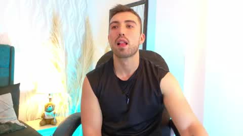 Snapshot of _ryan__1 chatting on April 15, 1:07 pm Ryan online show from April 15, 1:07 pm