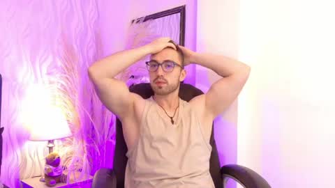 Snapshot of _ryan__1 chatting on April 16, 12:28 pm Ryan online show from April 16, 12:28 pm