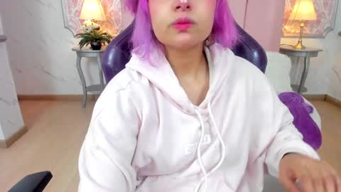     1430  2100  -5  online show from December 7, 8:16 pm