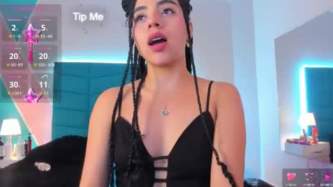 Snapshot of _samara_conner chatting on February 19, 6:33 am Samara online show from February 19, 6:33 am