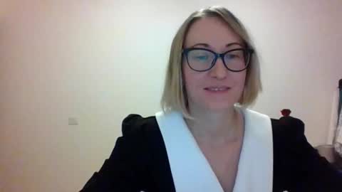 _sandyqueen__ online show from December 4, 7:00 pm