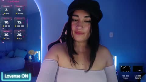 Snapshot of _santalove_ chatting on March 2, 9:43 pm SantaLove online show from March 2, 9:43 pm