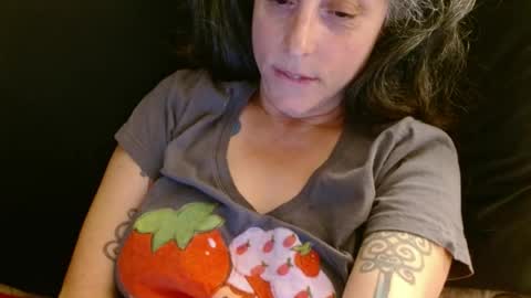 Sara Lynn online show from June 25, 1:38 am