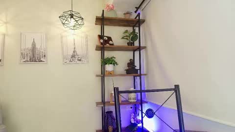 Sassy Girl online show from March 5, 6:15 pm