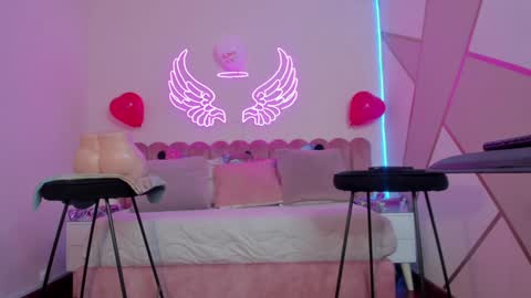 Scarlett online show from February 8, 1:44 pm