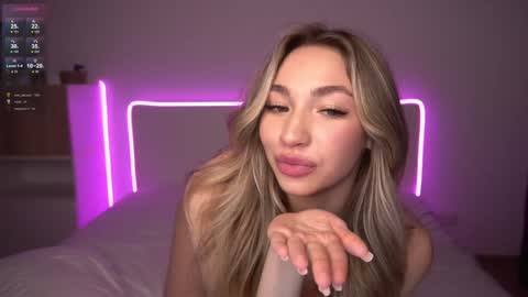 Kat online show from January 14, 9:30 pm