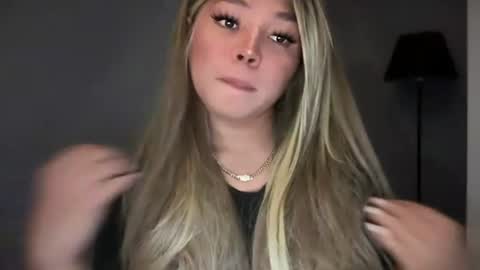 Snapshot of _seductive_jane chatting on June 19, 3:27 pm ENAJ online show from June 19, 3:27 pm