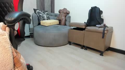 Snapshot of _selene_red chatting on June 11, 1:49 am Selene online show from June 11, 1:49 am