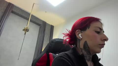 Snapshot of _selene_red chatting on June 15, 1:41 am Selene online show from June 15, 1:41 am