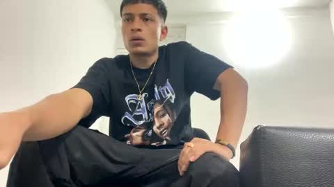 Juan Pablo-independent model online show from February 20, 11:43 pm