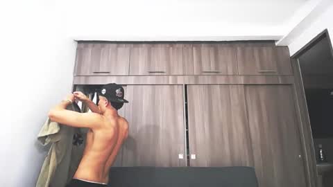 Juan Pablo-independent model online show from September 17, 1:51 am