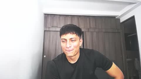 Juan Pablo-independent model online show from February 25, 1:15 am