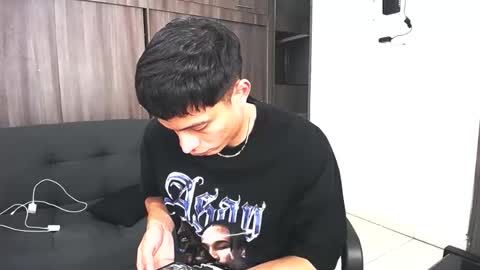 Juan Pablo-independent model online show from March 11, 8:42 am