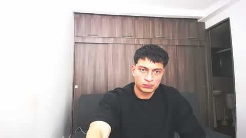 Juan Pablo-independent model online show from March 22, 7:23 am