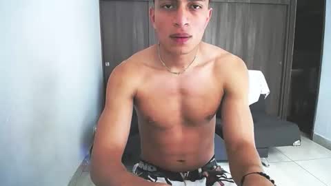 Juan Pablo-independent model online show from March 31, 8:20 pm