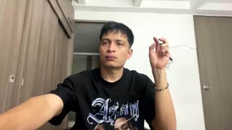 Juan Pablo-independent model online show from May 3, 4:18 am