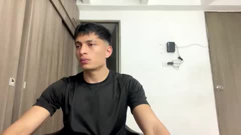 Juan Pablo-independent model online show from May 8, 9:53 pm