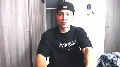 Juan Pablo-independent model online show from May 20, 5:35 am