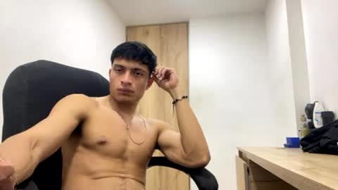 Juan Pablo-independent model online show from July 5, 4:19 am