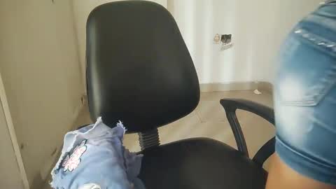 _shalini_0 online show from October 4, 4:10 am