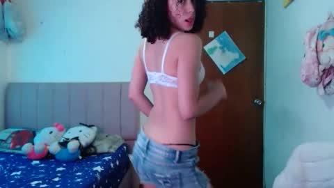 _shanellxxx online show from February 21, 1:45 pm