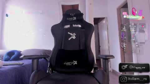Liam  modelo independiente online show from April 20, 5:48 pm