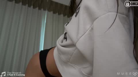 Snapshot of _sirine_ chatting on December 21, 1:58 am Marinette online show from December 21, 1:58 am