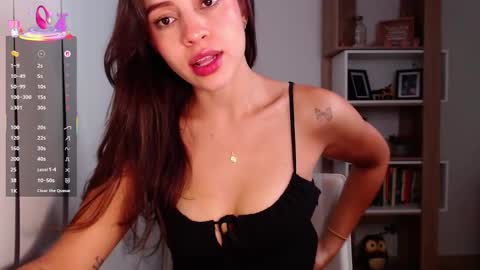 Snapshot of _smallpeach chatting on October 5, 12:09 am Lauren online show from October 5, 12:09 am