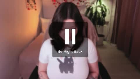 Snapshot of _sofi_spark chatting on February 17, 8:22 am Sofi Follow me online show from February 17, 8:22 am