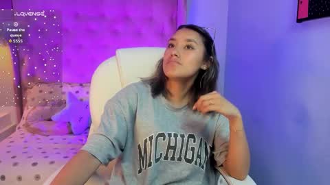 Sophie  online show from February 13, 9:33 pm