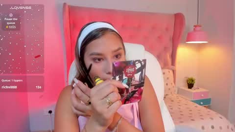 Sophie  online show from March 8, 8:01 pm