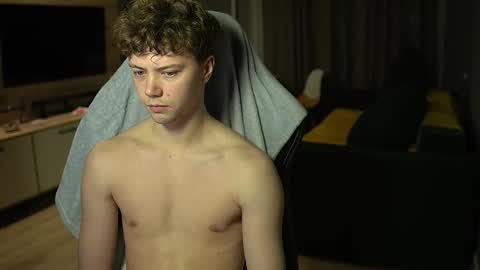 OLIVERpvt is open online show from January 12, 3:12 am