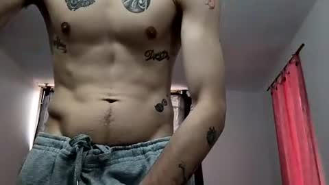 Snapshot of _spider_dick_ chatting on June 18, 6:12 pm Alejandro Pinzon online show from June 18, 6:12 pm