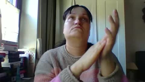 Melisa online show from April 1, 2:58 pm
