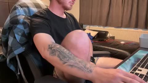 Snapshot of _stevie___ chatting on October 24, 3:30 pm _stevie___ online show from October 24, 3:30 pm