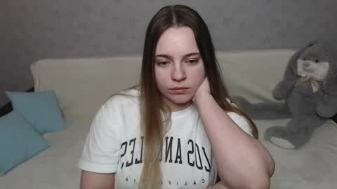 Lana online show from March 6, 1:14 pm