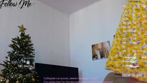 Snapshot of _sweetcams_ chatting on February 23, 9:33 am Dasha  online show from February 23, 9:33 am
