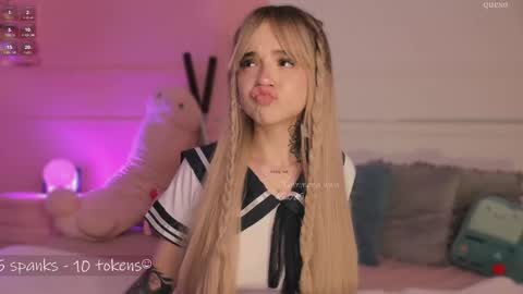 _tammarra_ online show from February 19, 12:44 pm