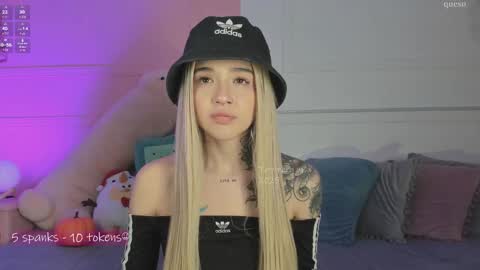 _tammarra_ online show from November 29, 12:41 pm