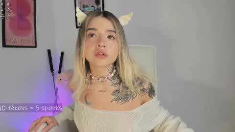 _tammarra_ online show from March 19, 7:18 pm