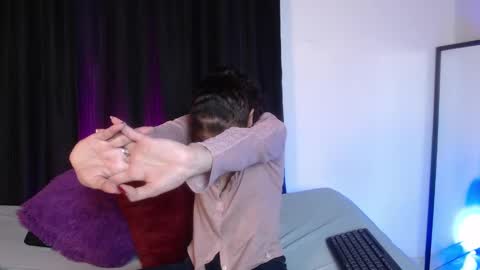    online show from February 10, 1:22 pm