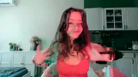 Mia online show from March 19, 2:43 pm