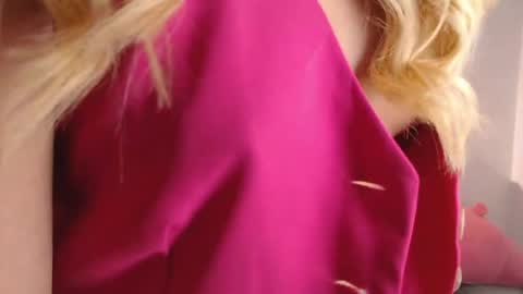 _tiffany1 online show from April 8, 1:16 am