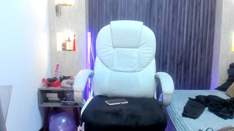 Snapshot of _tiffany_queen chatting on January 17, 9:17 pm Stefania online show from January 17, 9:17 pm