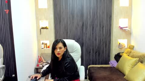 Snapshot of _tiffany_queen chatting on February 7, 4:03 pm Stefania online show from February 7, 4:03 pm