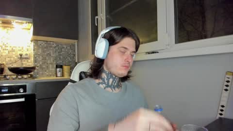 Snapshot of _torfin_ chatting on December 8, 12:29 am _torfin_ online show from December 8, 12:29 am