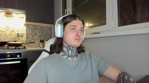 Snapshot of _torfin_ chatting on December 8, 9:19 pm _torfin_ online show from December 8, 9:19 pm