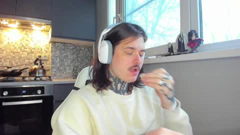 Snapshot of _torfin_ chatting on February 11, 6:30 am _torfin_ online show from February 11, 6:30 am